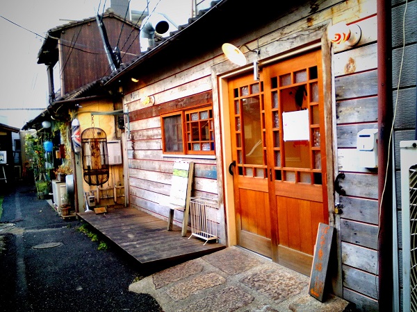 今度の休みに探しに行こう！ 路地裏に隠れた人気のパン屋！