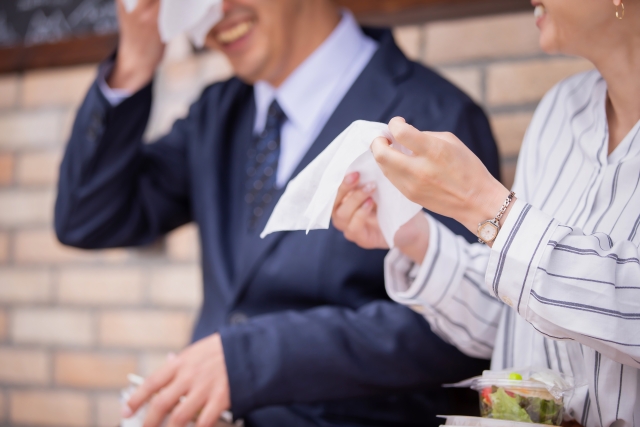 男女共に注目! 夏も一日いい香りをキープさせる方法