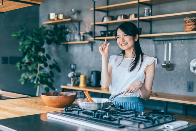 1人暮らしの食費はいくらが理想? 賢い節約法は?