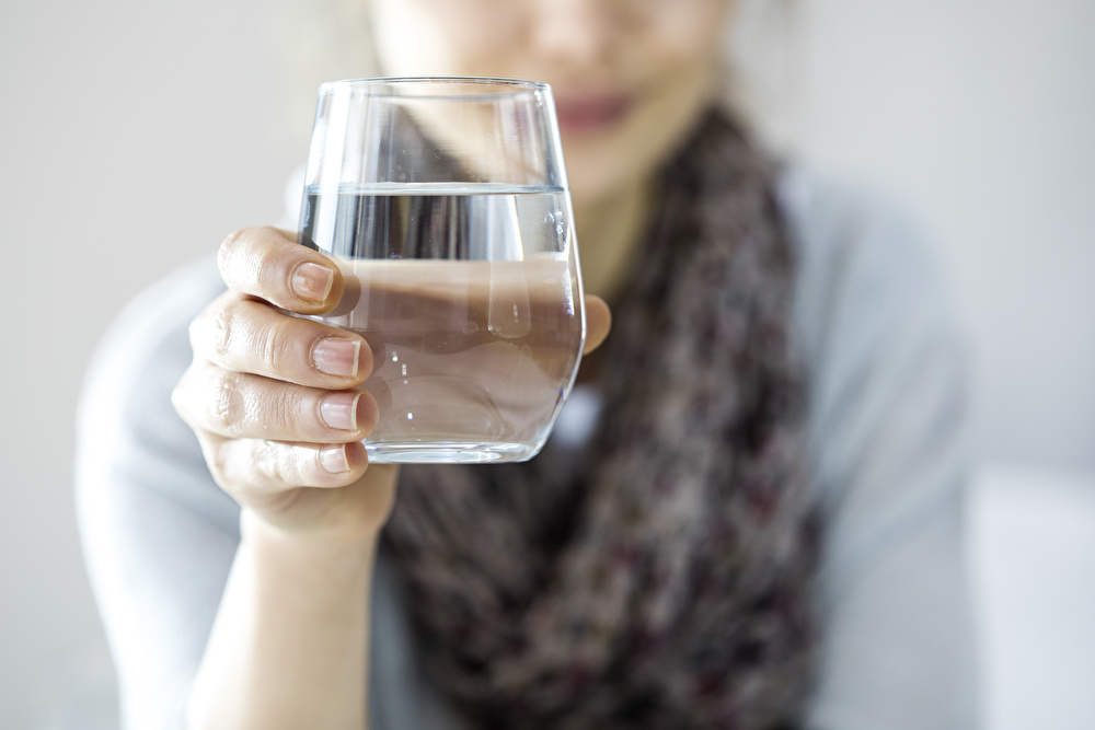 おうちの飲み水どう選ぶ？ 安全性とコスパ、比べてみました