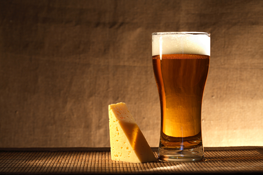お酒のお供にチーズはいかが? 奥深い魅力と楽しみ方