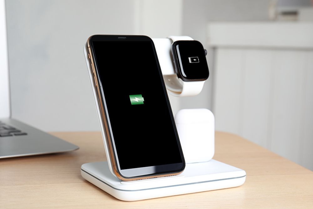 スマホ用ワイヤレス充電器が人気上昇中! うれしい新機能も