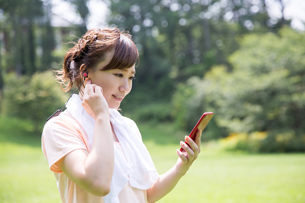 ウォーキングで心も体も健康に! 歩いて得するアプリも必見