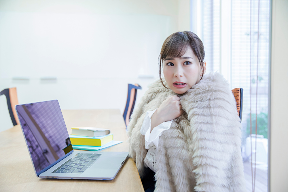 冬におすすめ! オフィスでできる防寒対策&便利なアイテム