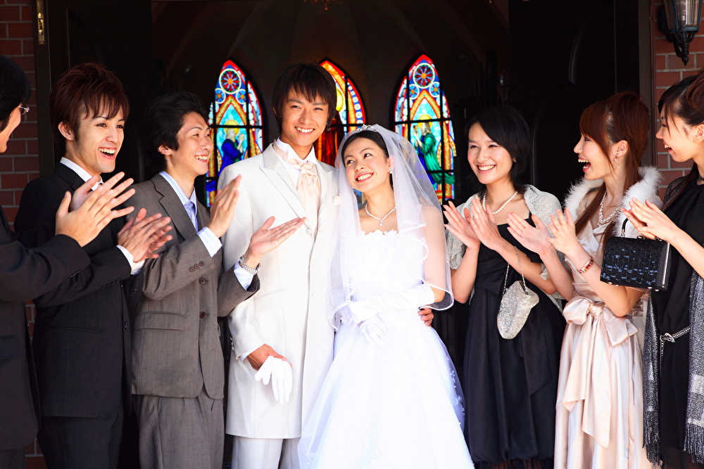 結婚式のマナーを知っておこう! 服装やNGポイントを紹介