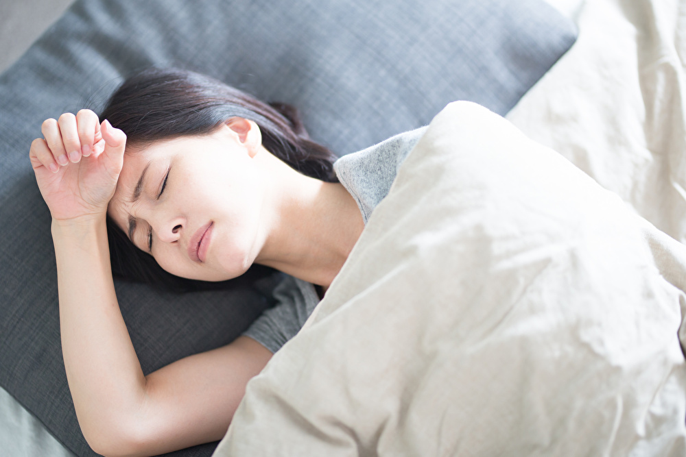掛け布団で夏の睡眠の質が上がる! 掛け布団の種類と選び方も