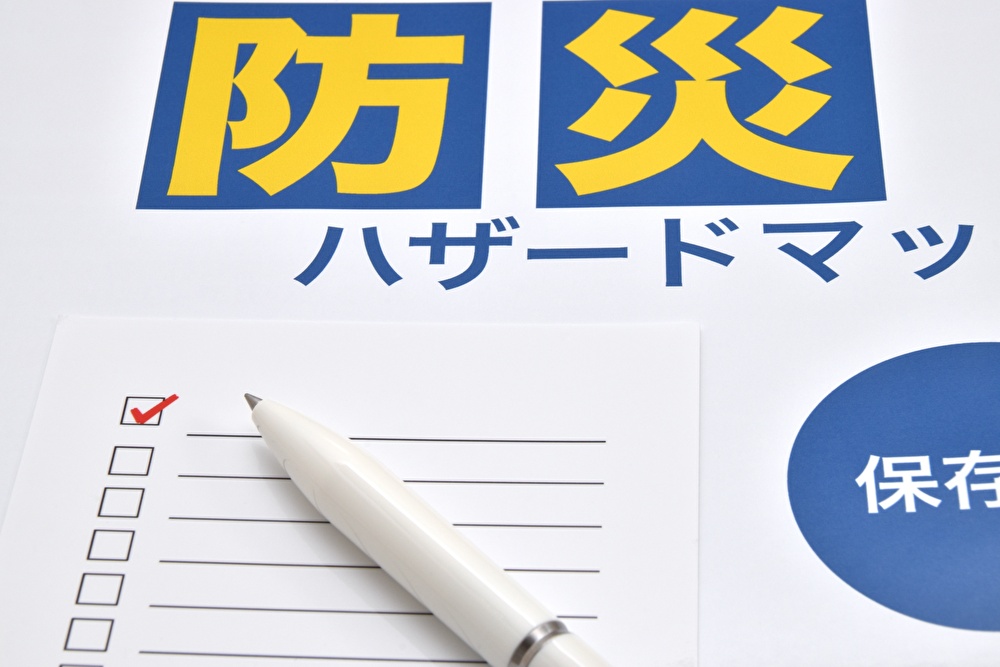 台風シーズンに到来! 一人暮らしに必須の防災グッズ&対策