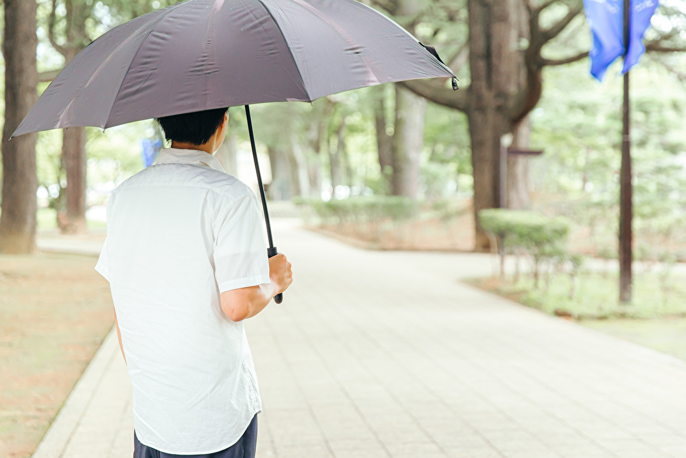 日傘男子は増えている？ メンズ日傘の選び方やおすすめ