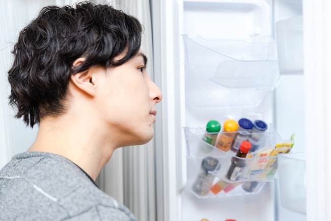小さな冷蔵庫でもスッキリ!一人暮らしのための整理のコツ