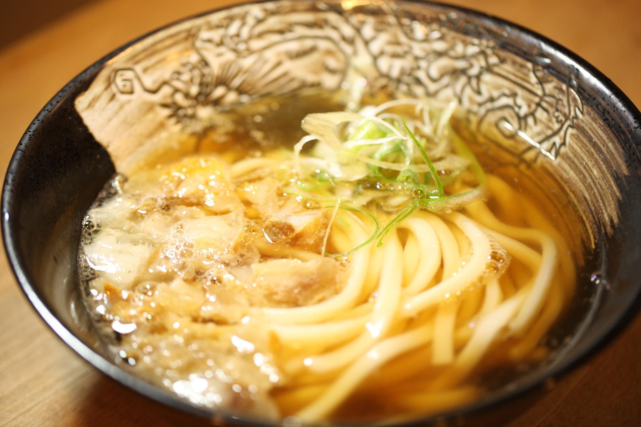 博多で飲んだ後のシメは、やっぱり「うどん」！ 地元民オススメのうどん3選