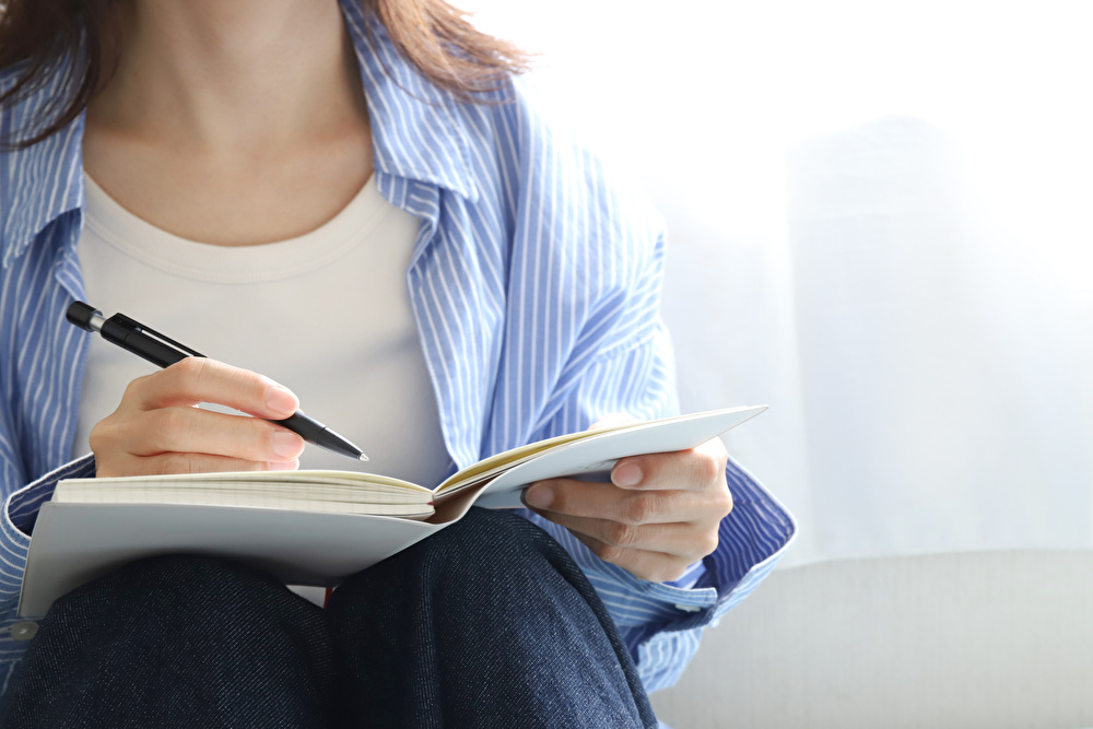 今注目のジャーナリングとは？心が整う「書く習慣」の始め方