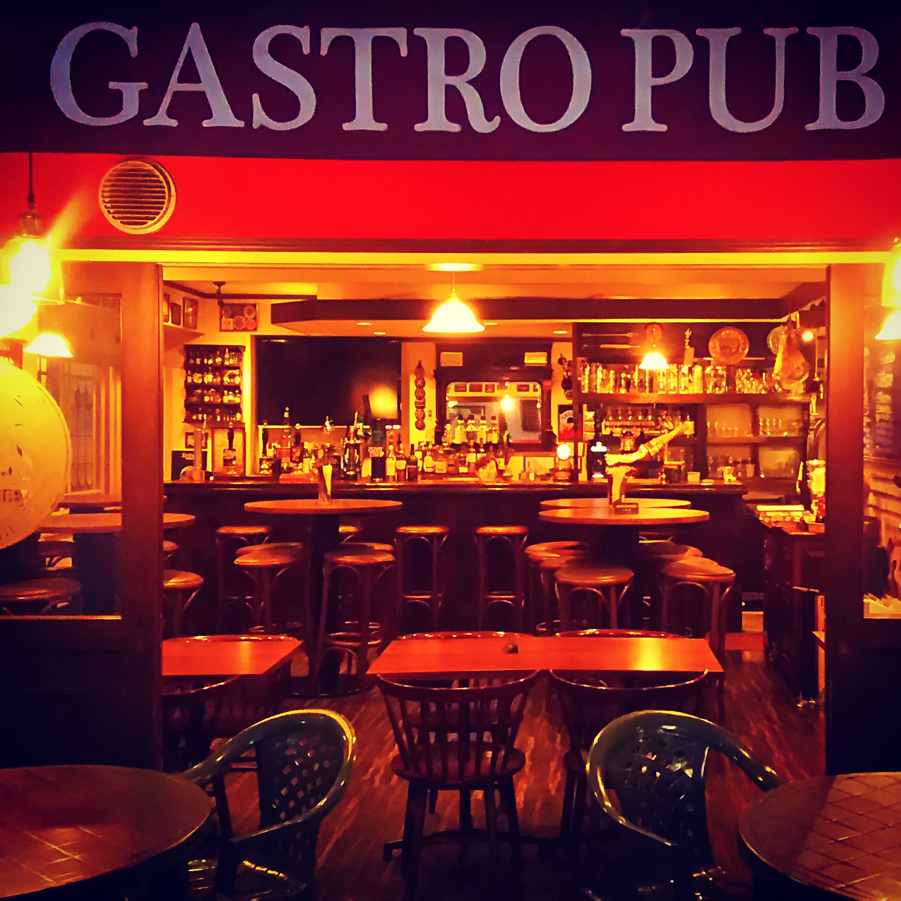 いよいよ冬がやってきた! 冬限定ホットワインが飲めるお店♪