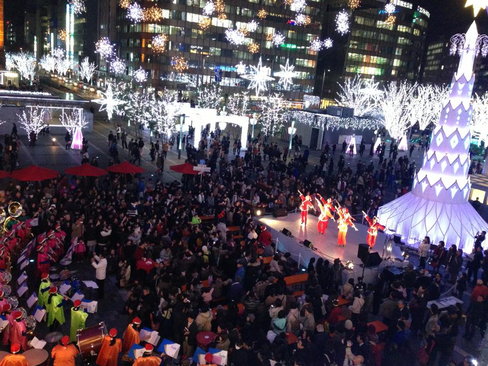 福岡の冬の風物詩! 今年も、博多駅前と天神で「福岡クリスマスマーケット2017」開催中!