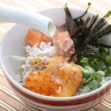 寒い冬のランチにいかが? ちょっぴり贅沢 「お茶漬け専門店」