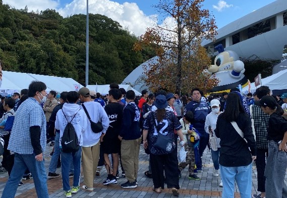 2万人プロジェクトの日ということもあり朝から多くの人で賑わっていました