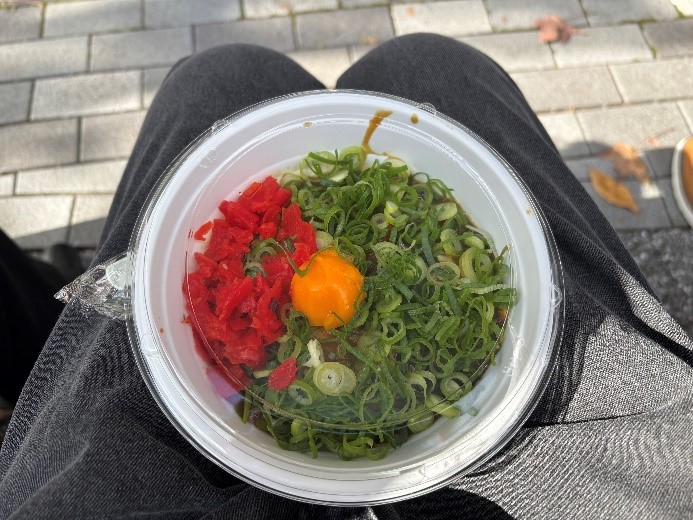 試合前にご飯タイム🍚博多名物？！ねぎ玉カレーをいただきました