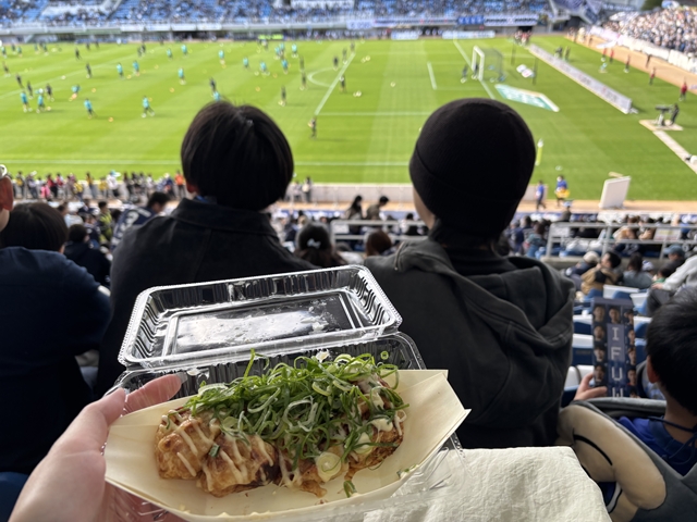 試合前の腹ごしらえ、たこ焼きをいただきました