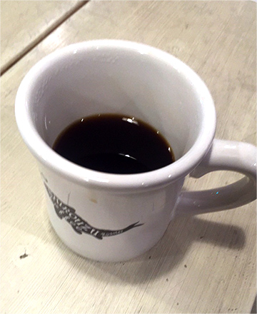 淹れたてのコーヒーが完成!! いい香りです♪