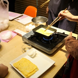 玉ねぎを冷ましつつ卵の薄焼き破れないように作るのが難しそうでした。